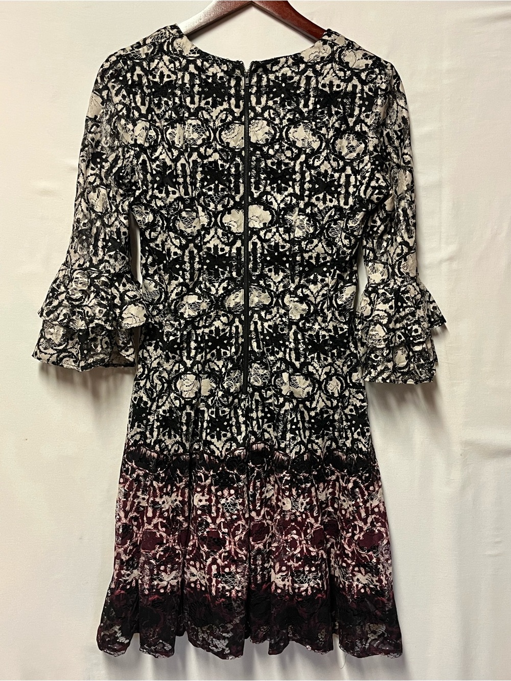NWT Gabby Skye Lace Overlay Bell Sleeve Dress Black Cream Plum Sz 8 Dark Romance - Picture 7 of 16